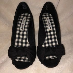 American Eagle Black Peep-toe Wedges
